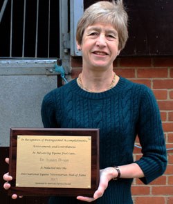 The Animal Health Trust's (AHT) Dr Sue Dyson has been awarded a place in the International Equine Veterinarians Hall of Fame, in recognition of her contribution to hoof care in horses. 